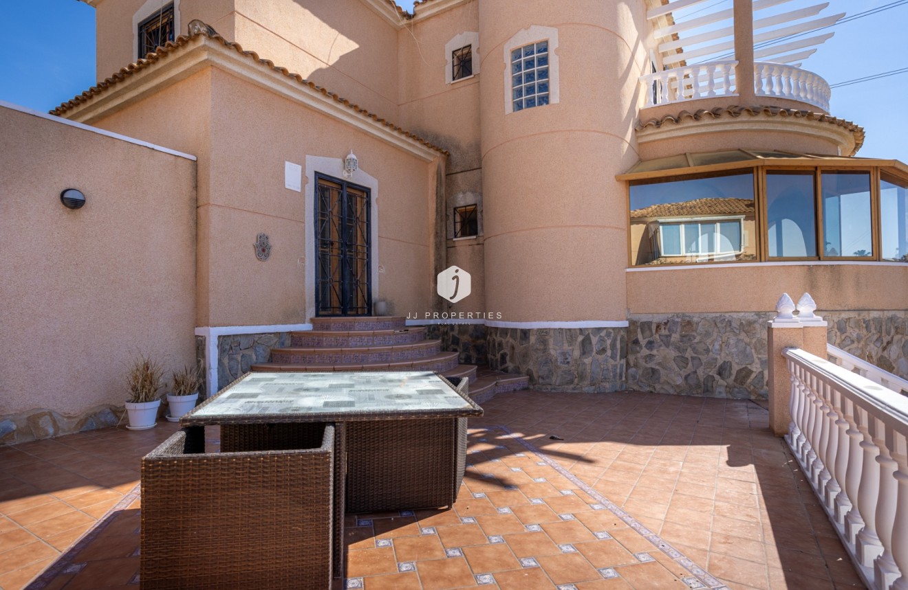 Aus zweiter Hand - Villa -
Benijofar - Costa Blanca