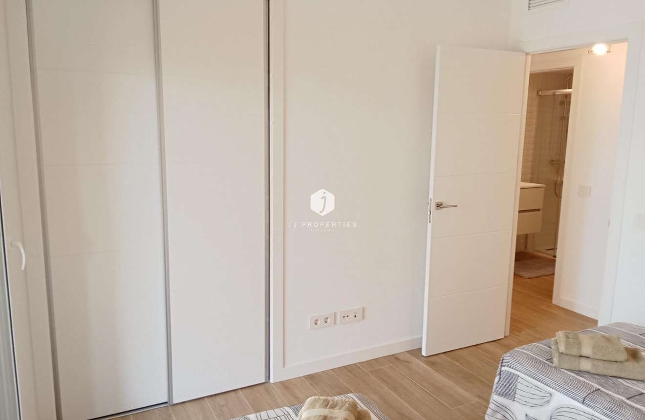 Resale - Apartment / flat -
Torrevieja - Punta prima