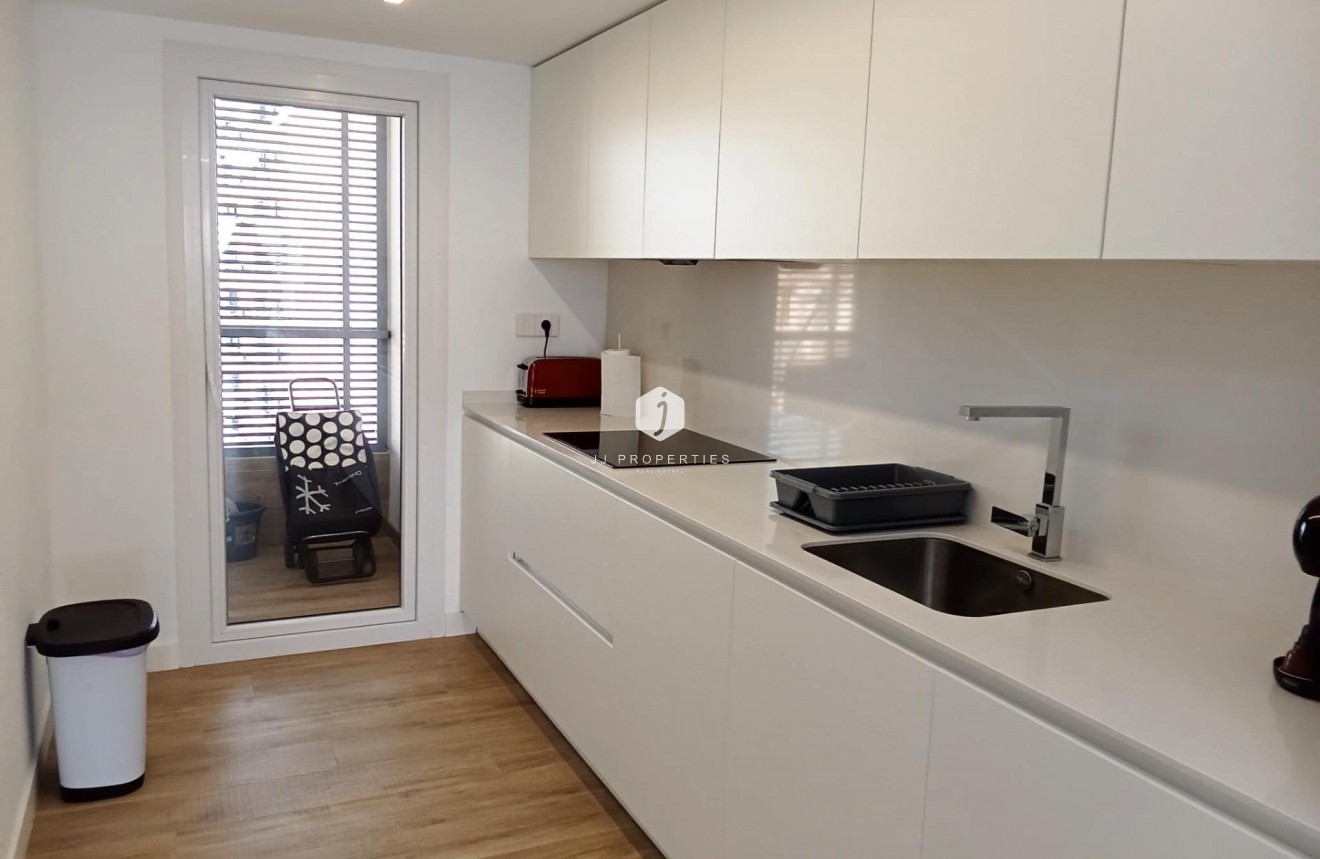 Resale - Apartment / flat -
Torrevieja - Punta prima