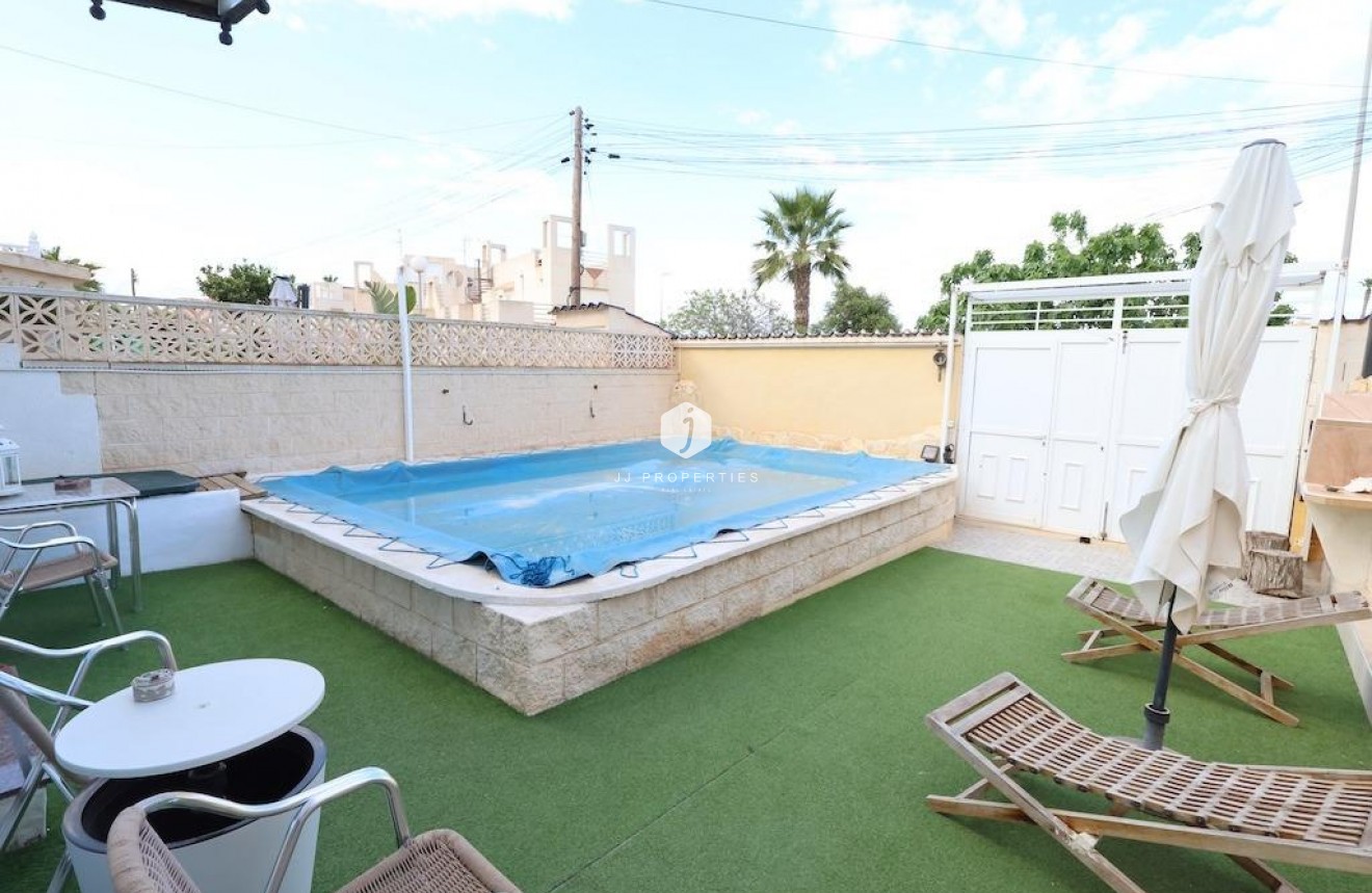 D'occasion - Chalet -
Torrevieja - Costa Blanca