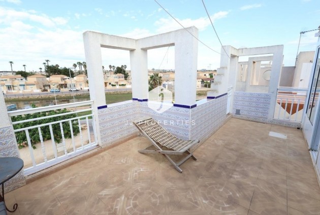D'occasion - Chalet -
Torrevieja - Costa Blanca
