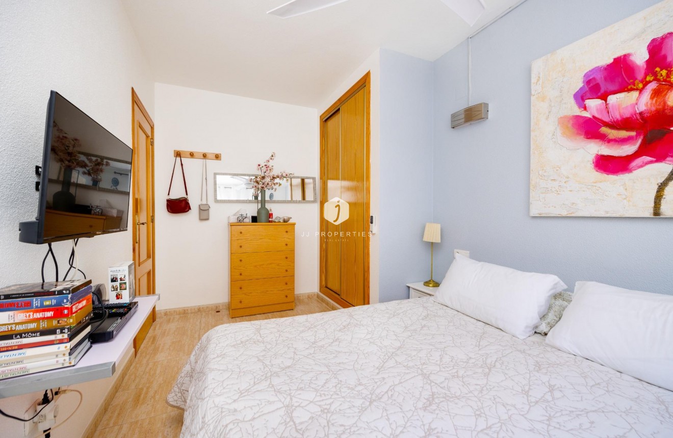 Tweedehands - Appartement / flat -
Torrevieja - Estacion de autobuses