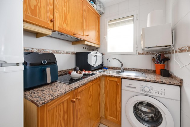 Tweedehands - Appartement / flat -
Torrevieja - Estacion de autobuses