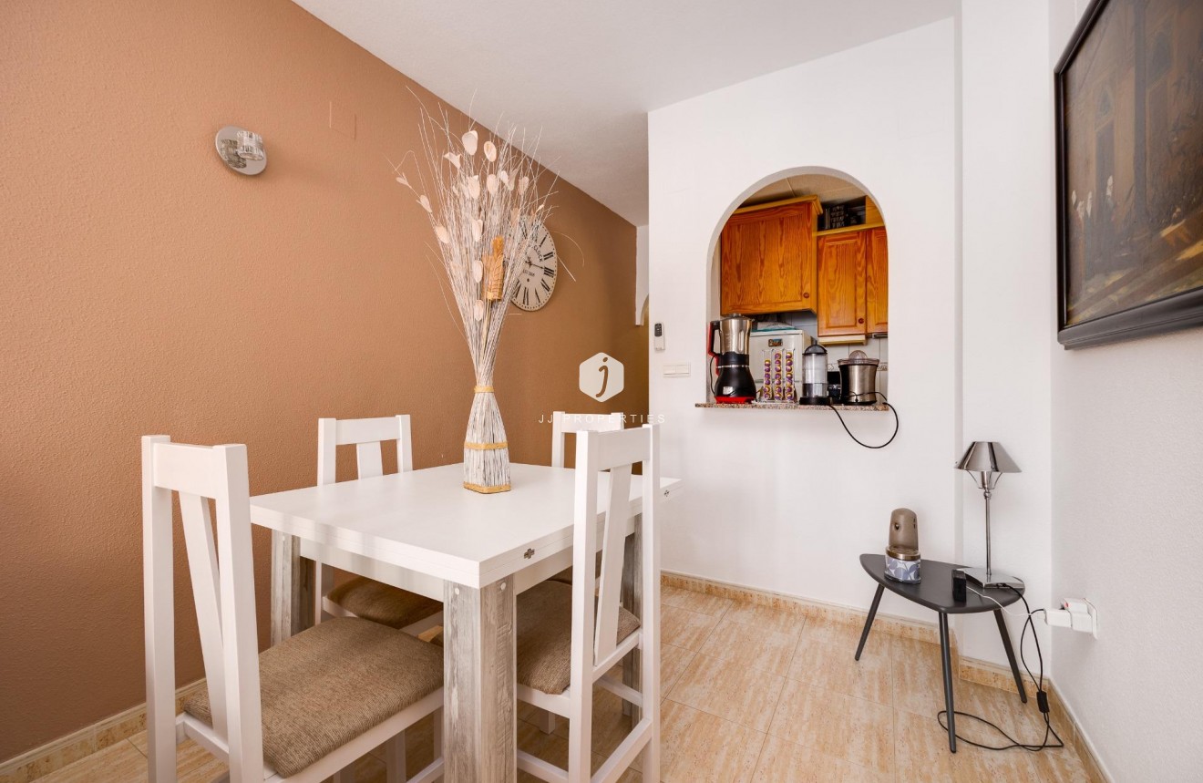 Tweedehands - Appartement / flat -
Torrevieja - Estacion de autobuses