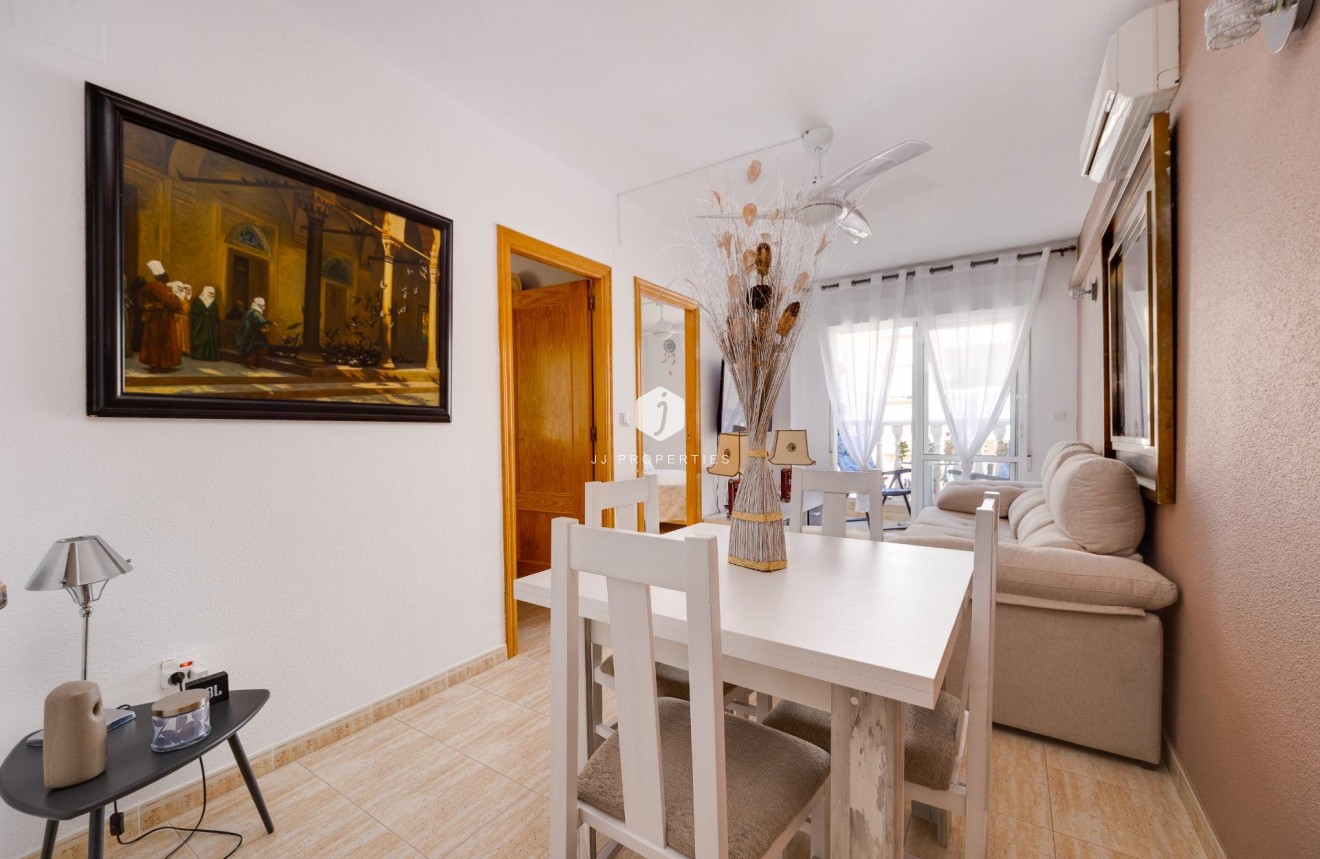 Tweedehands - Appartement / flat -
Torrevieja - Estacion de autobuses