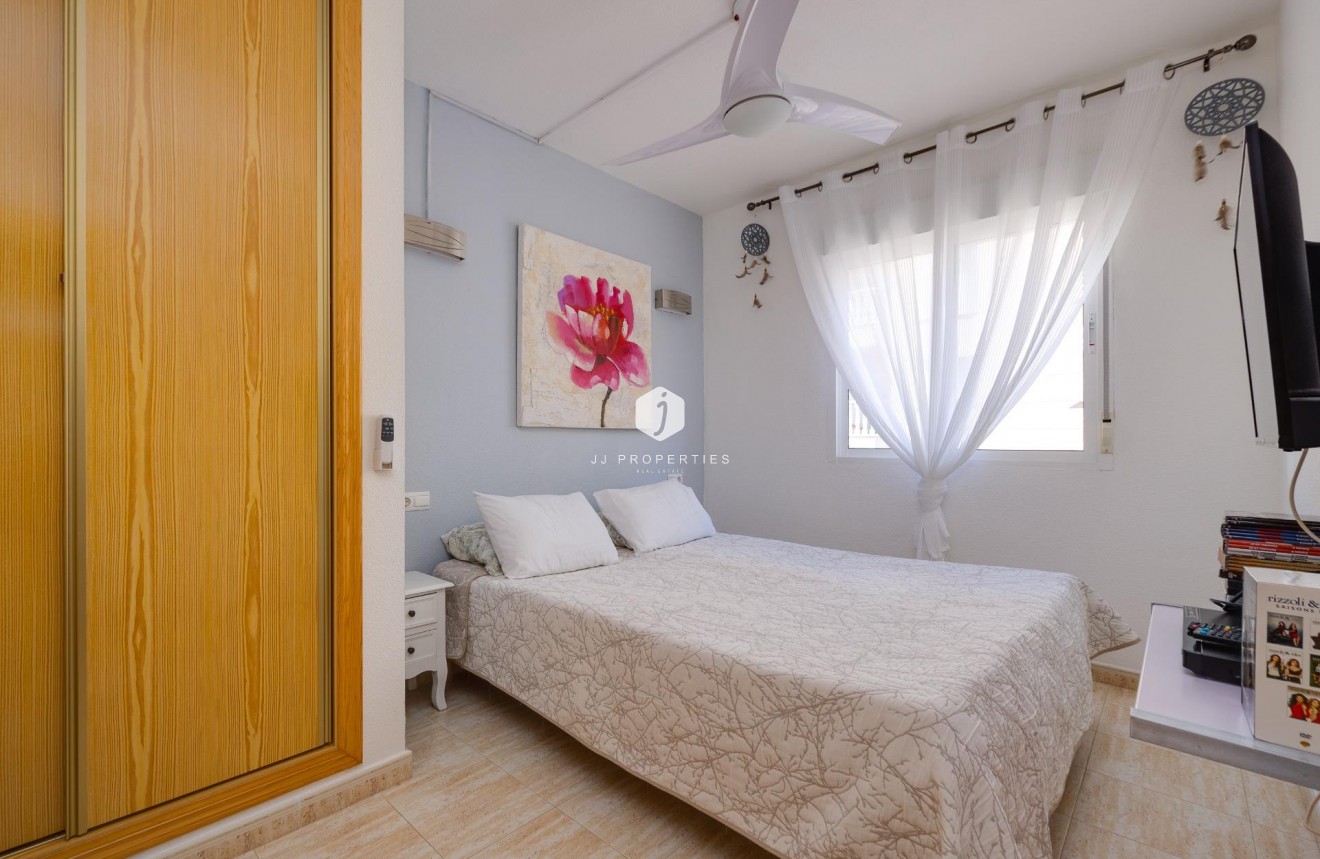 Tweedehands - Appartement / flat -
Torrevieja - Estacion de autobuses