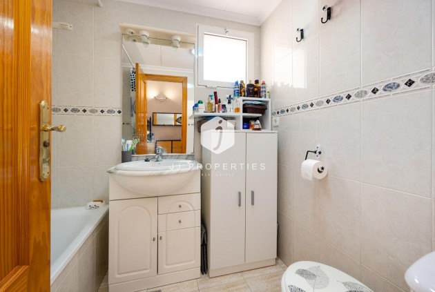 Tweedehands - Appartement / flat -
Torrevieja - Estacion de autobuses