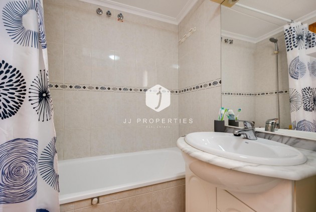 Tweedehands - Appartement / flat -
Torrevieja - Estacion de autobuses