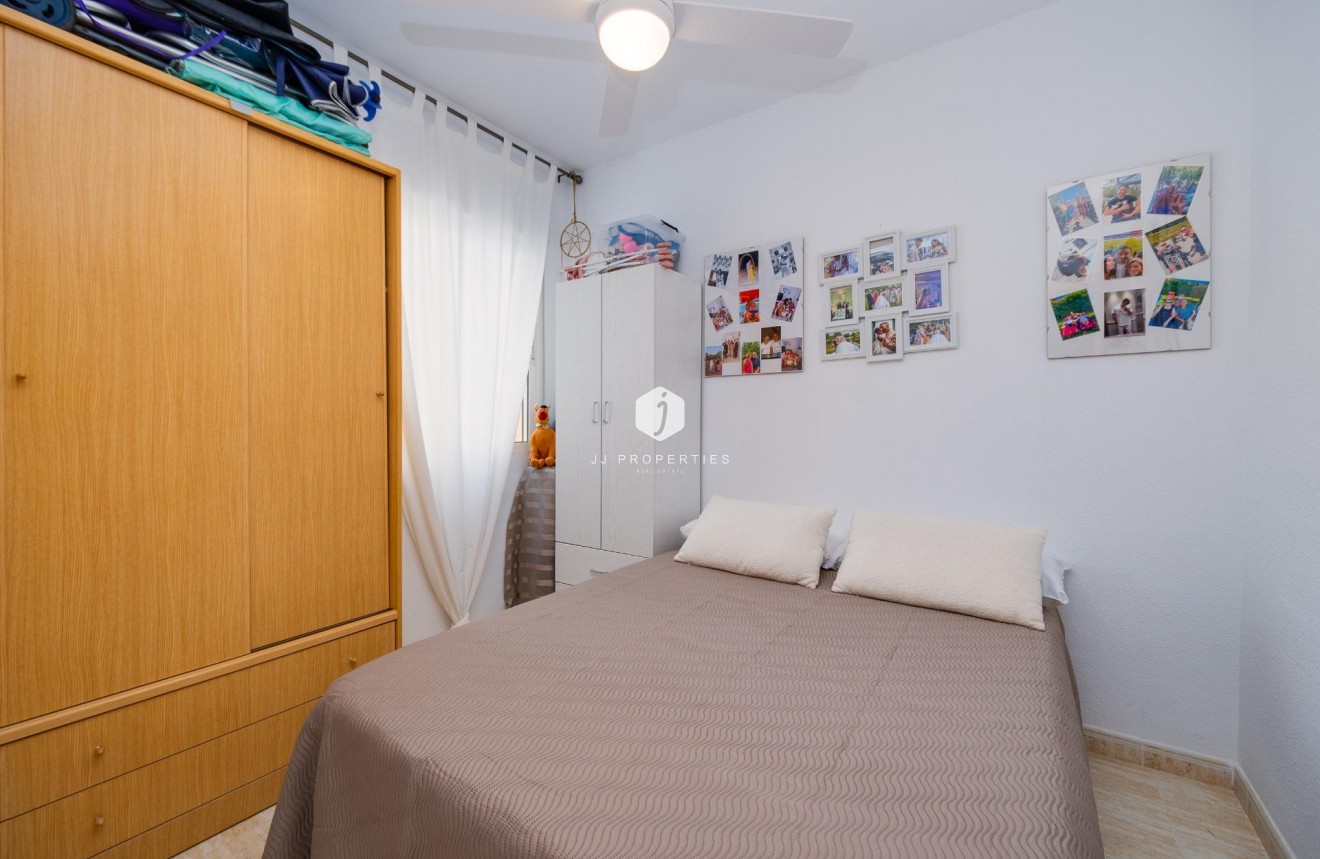 Tweedehands - Appartement / flat -
Torrevieja - Estacion de autobuses