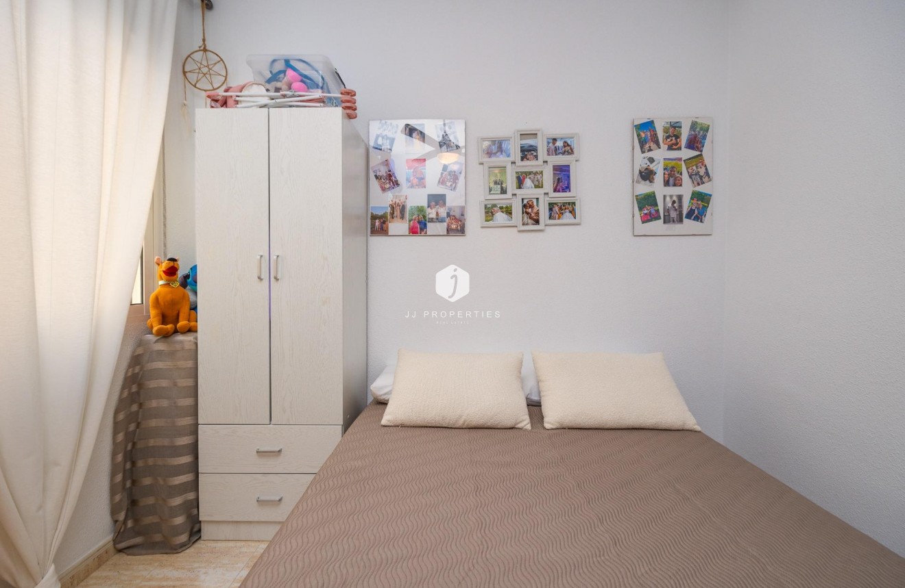 Tweedehands - Appartement / flat -
Torrevieja - Estacion de autobuses