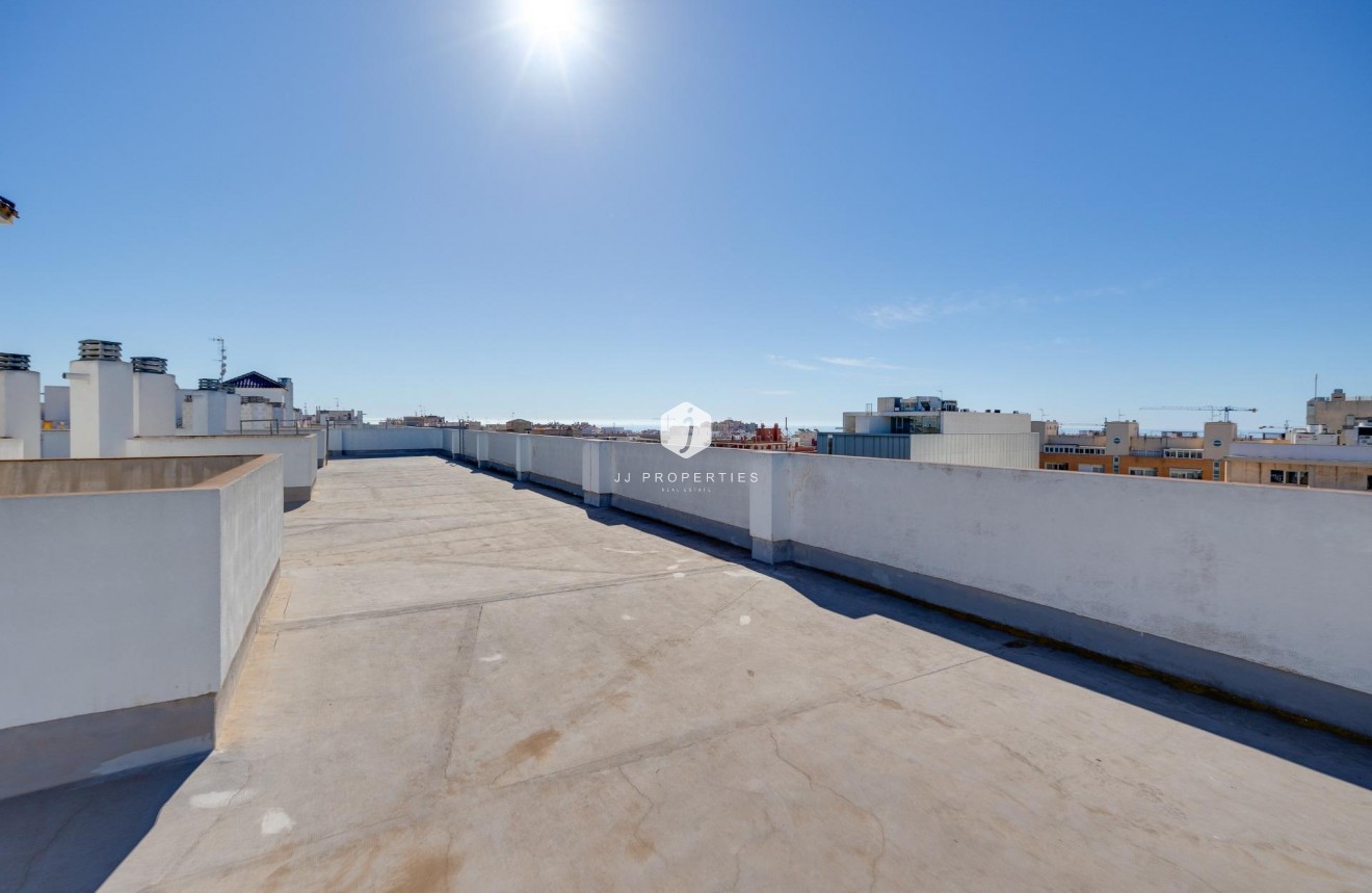 Tweedehands - Appartement / flat -
Torrevieja - Estacion de autobuses