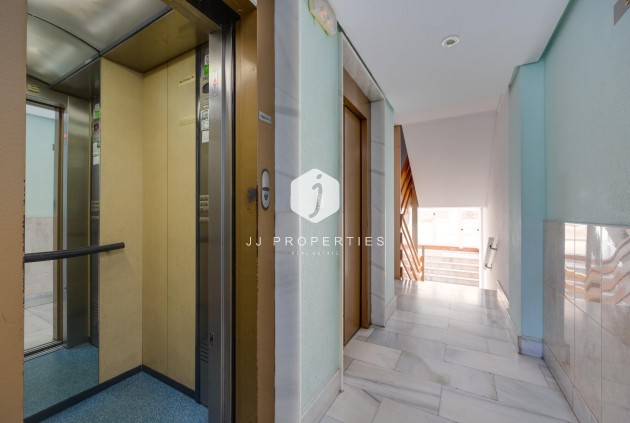 Tweedehands - Appartement / flat -
Torrevieja - Estacion de autobuses