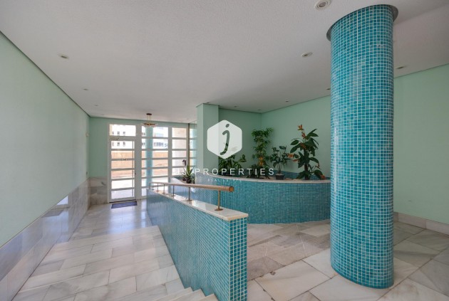 Tweedehands - Appartement / flat -
Torrevieja - Estacion de autobuses