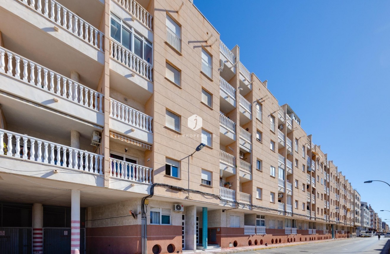 Tweedehands - Appartement / flat -
Torrevieja - Estacion de autobuses
