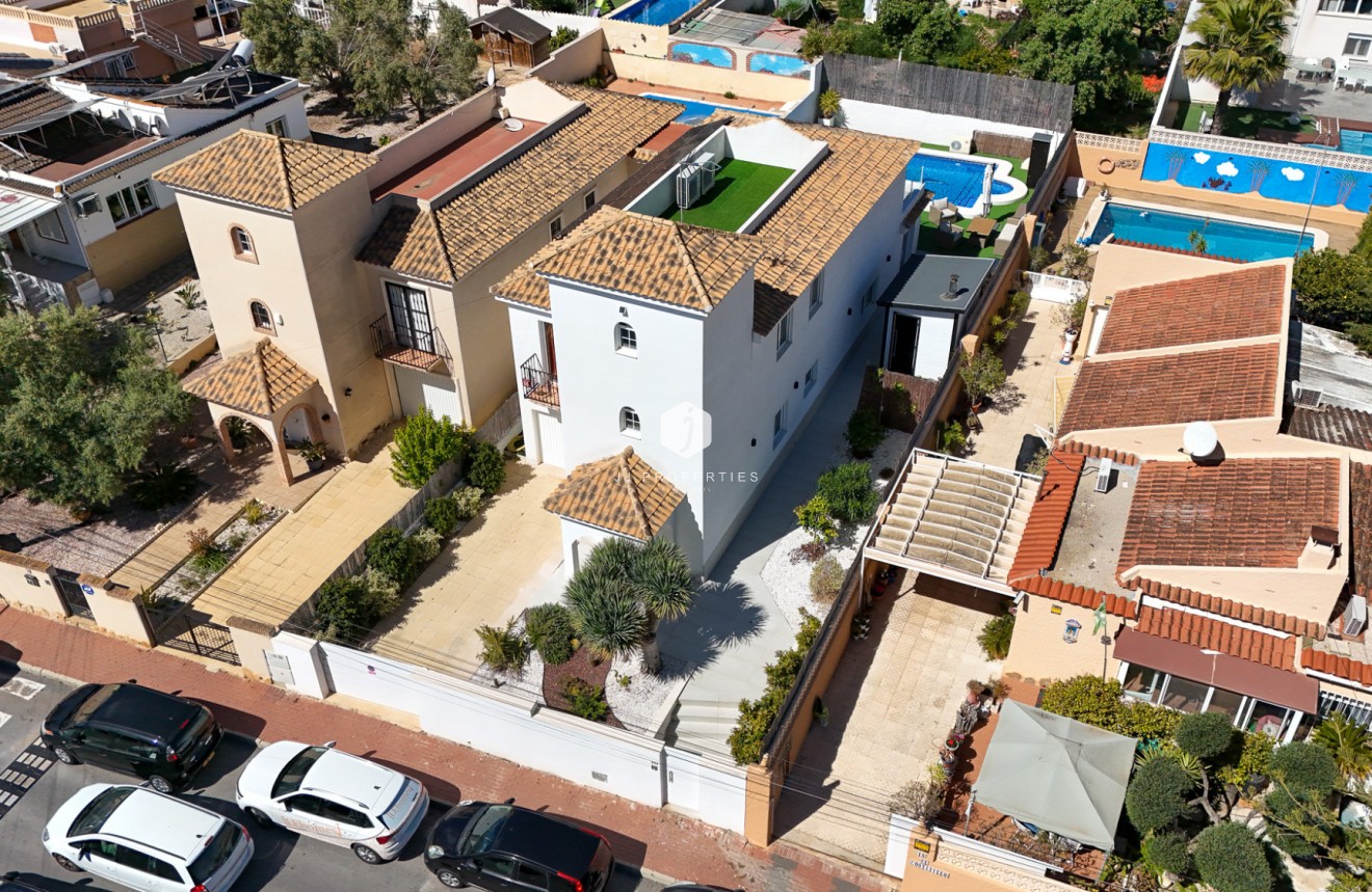 Resale - Villa -
Los Balcones - Costa Blanca