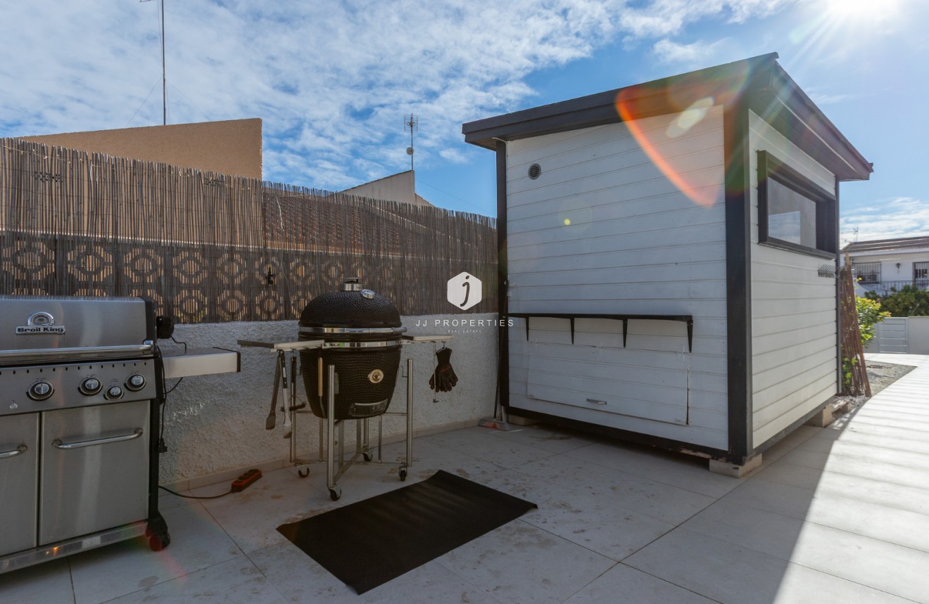 Resale - Villa -
Los Balcones - Costa Blanca