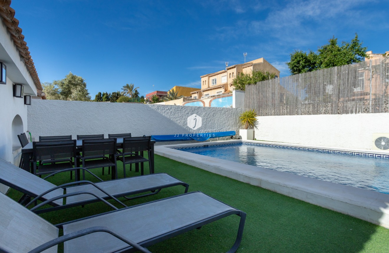Resale - Villa -
Los Balcones - Costa Blanca