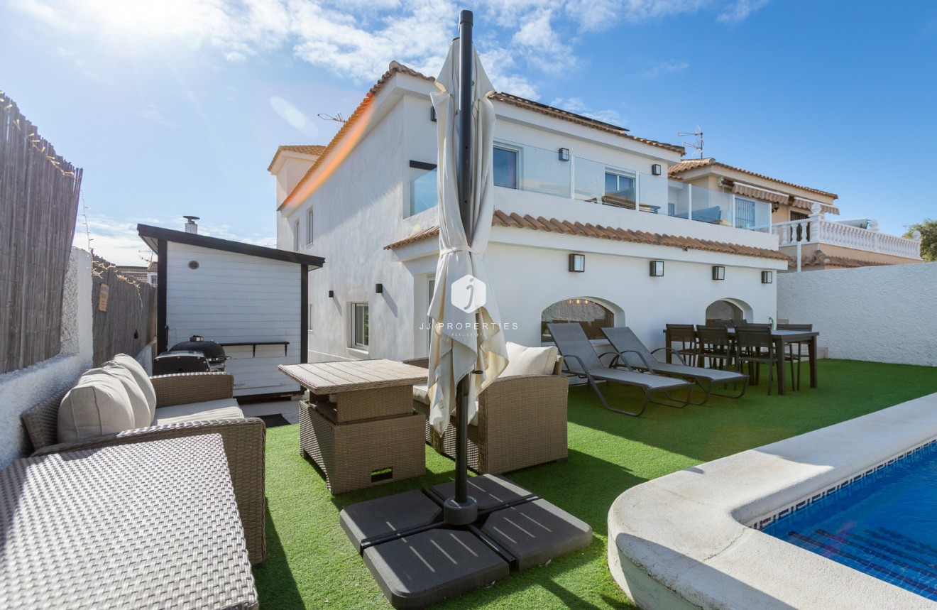 Resale - Villa -
Los Balcones - Costa Blanca