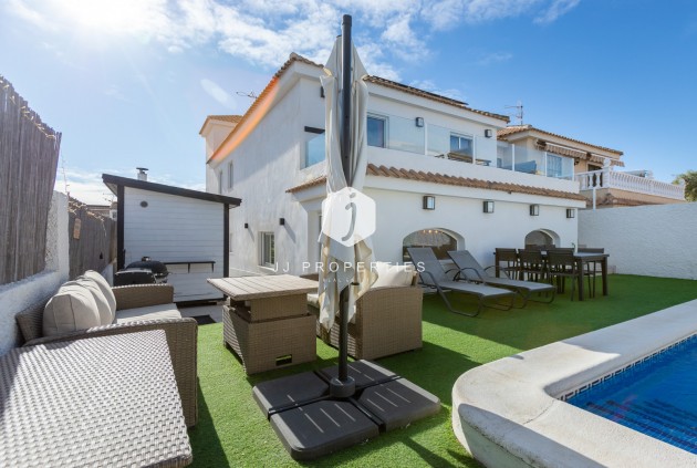 Resale - Villa -
Los Balcones - Costa Blanca