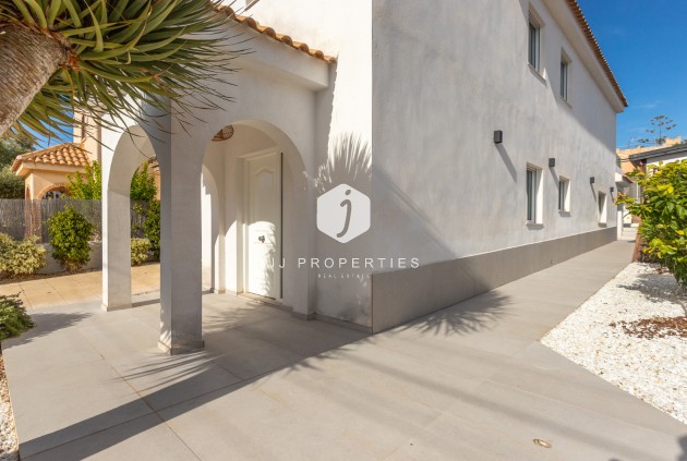 Resale - Villa -
Los Balcones - Costa Blanca