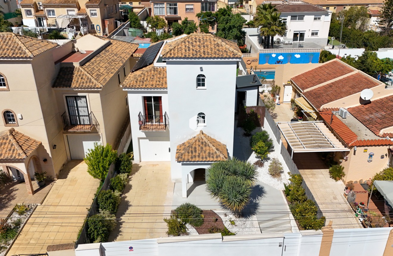 Resale - Villa -
Los Balcones - Costa Blanca