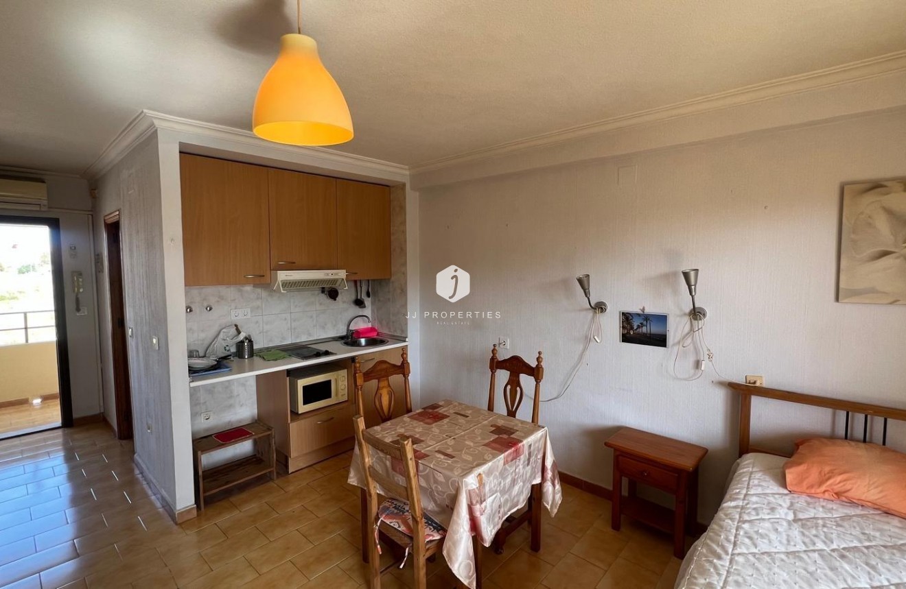 Tweedehands - Appartement / flat -
Torrevieja - Miramar - Torre Del Moro