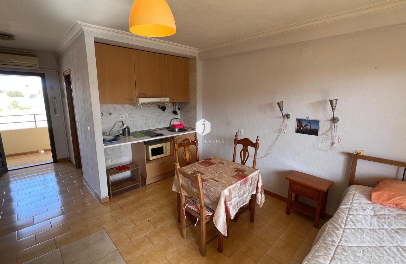 Tweedehands - Appartement / flat -
Torrevieja - Miramar - Torre Del Moro