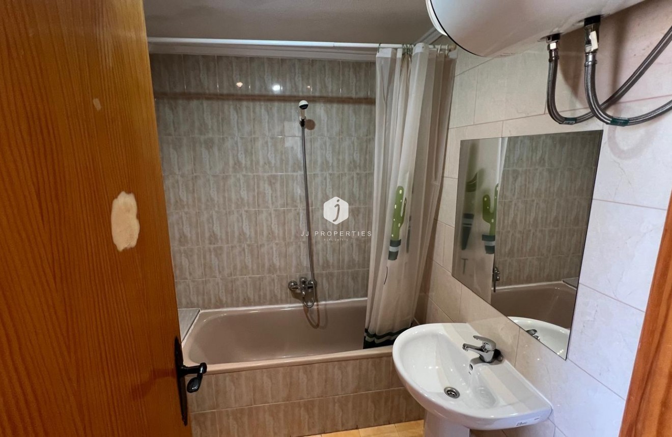 Tweedehands - Appartement / flat -
Torrevieja - Miramar - Torre Del Moro