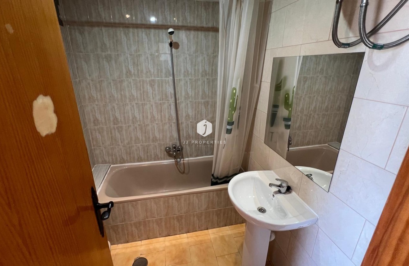 Tweedehands - Appartement / flat -
Torrevieja - Miramar - Torre Del Moro