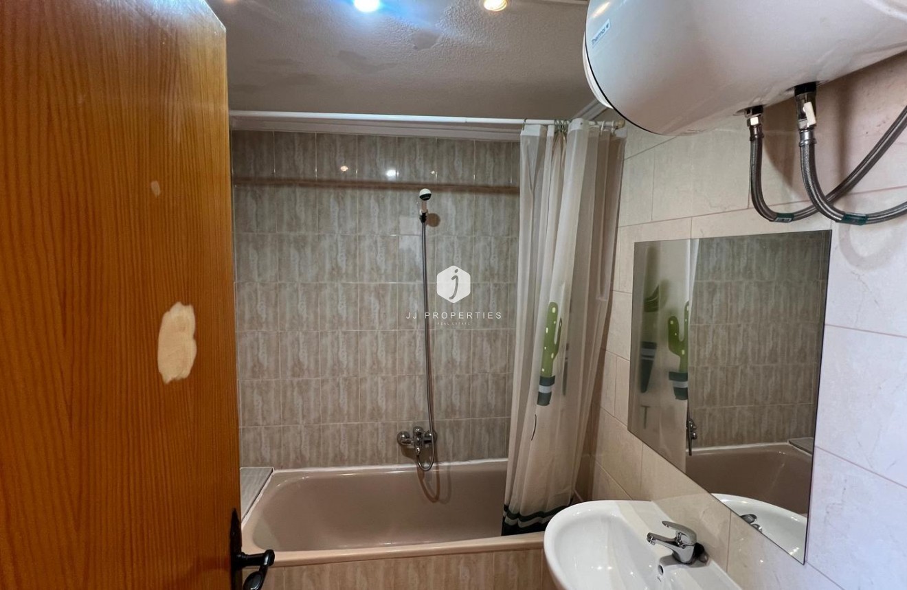 Tweedehands - Appartement / flat -
Torrevieja - Miramar - Torre Del Moro
