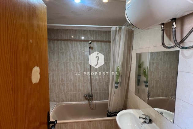 Tweedehands - Appartement / flat -
Torrevieja - Miramar - Torre Del Moro