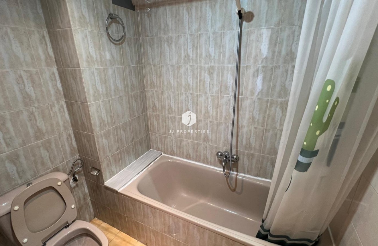 Tweedehands - Appartement / flat -
Torrevieja - Miramar - Torre Del Moro