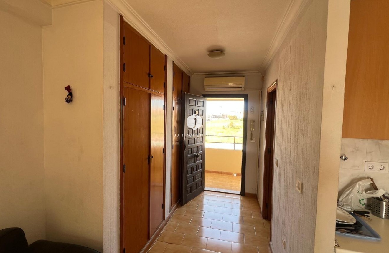 Tweedehands - Appartement / flat -
Torrevieja - Miramar - Torre Del Moro