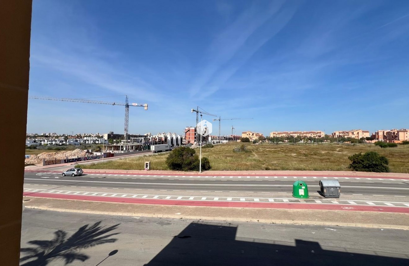 Tweedehands - Appartement / flat -
Torrevieja - Miramar - Torre Del Moro