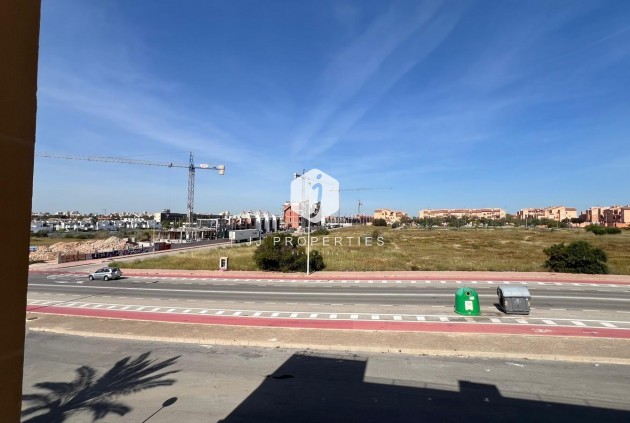 Tweedehands - Appartement / flat -
Torrevieja - Miramar - Torre Del Moro