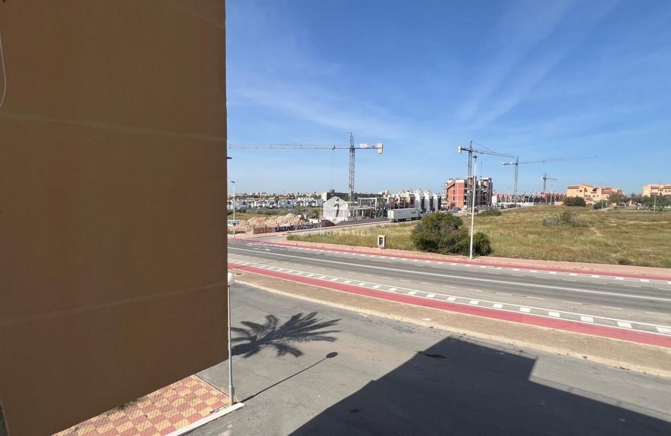 Tweedehands - Appartement / flat -
Torrevieja - Miramar - Torre Del Moro