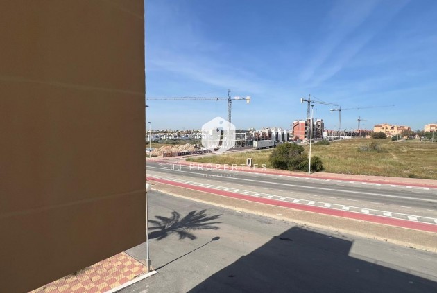 Tweedehands - Appartement / flat -
Torrevieja - Miramar - Torre Del Moro