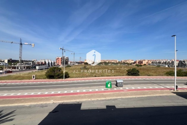 Tweedehands - Appartement / flat -
Torrevieja - Miramar - Torre Del Moro