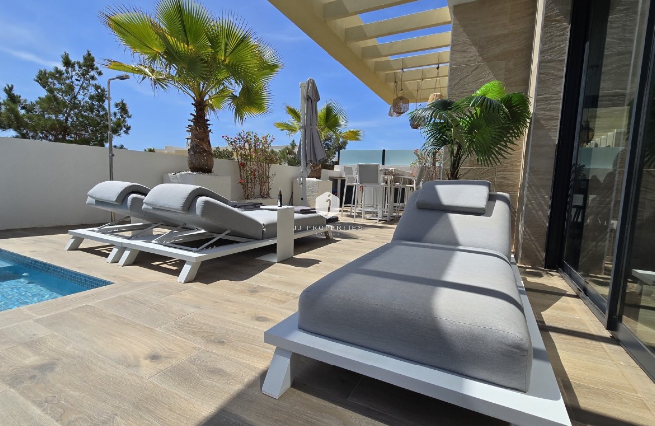 Resale - Villa -
Los Montesinos - Costa Blanca