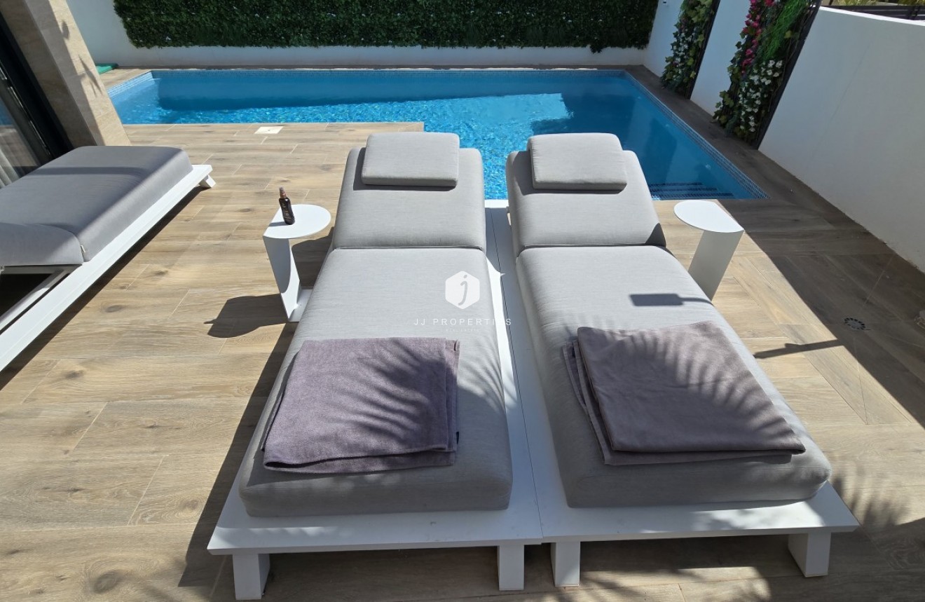 Resale - Villa -
Los Montesinos - Costa Blanca
