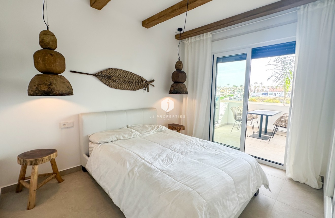 Resale - Apartment / flat -
Orihuela Costa - Costa Blanca