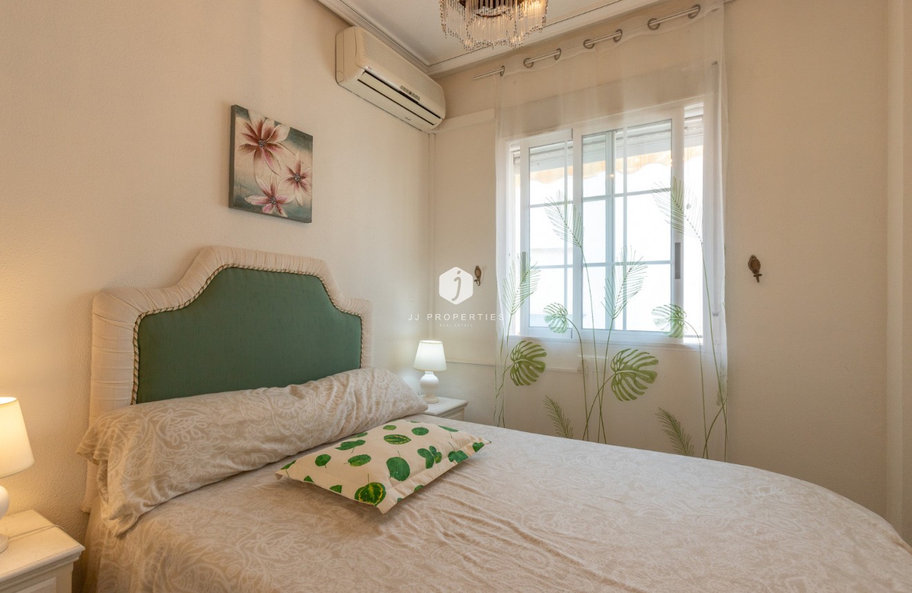 Resale - Apartment / flat -
Torrevieja - Costa Blanca