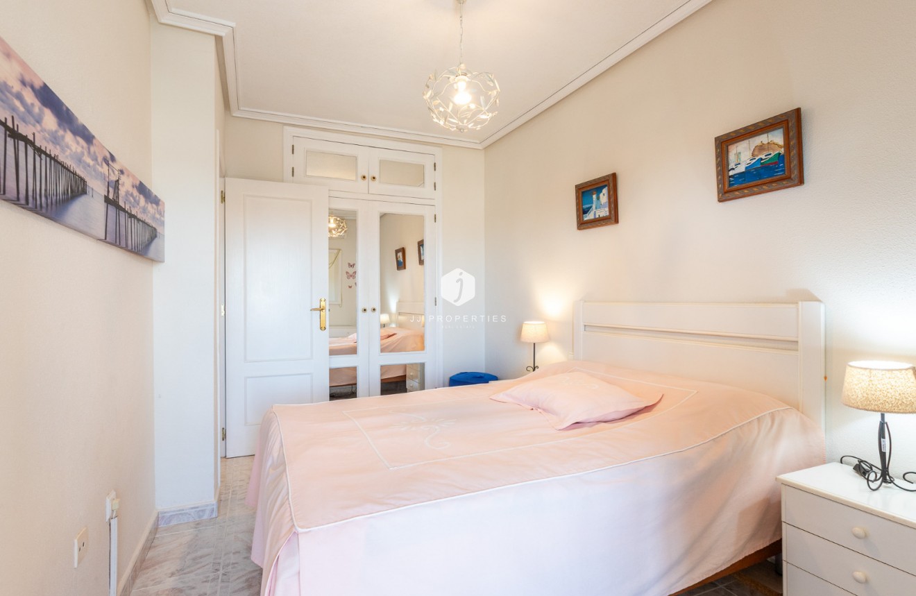 Resale - Apartment / flat -
Torrevieja - Costa Blanca
