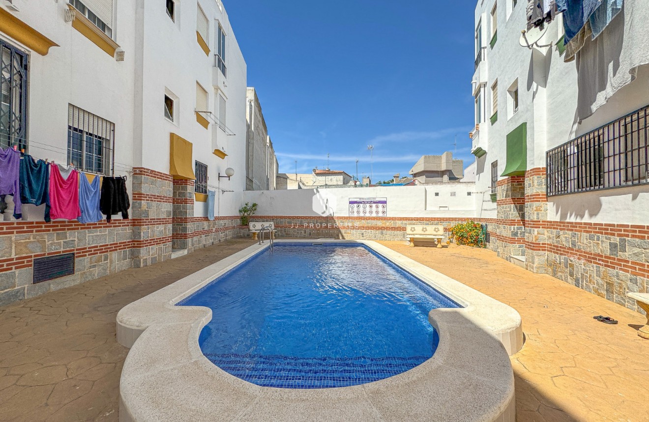 Resale - Apartment / flat -
Torrevieja - Costa Blanca