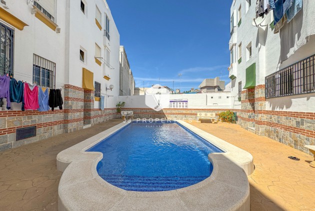 Resale - Apartment / flat -
Torrevieja - Costa Blanca