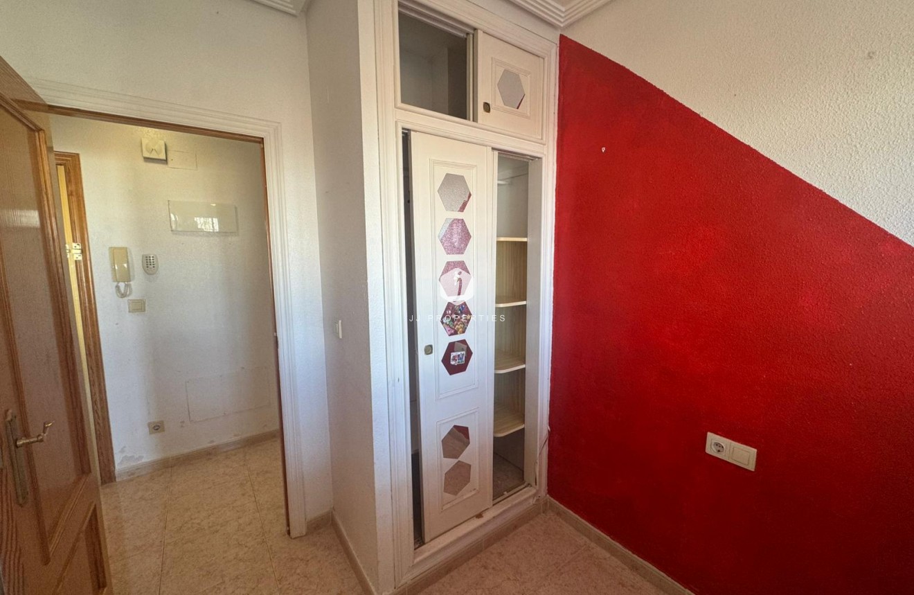 Resale - Apartment / flat -
Torrevieja - Costa Blanca