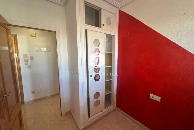 Resale - Apartment / flat -
Torrevieja - Costa Blanca