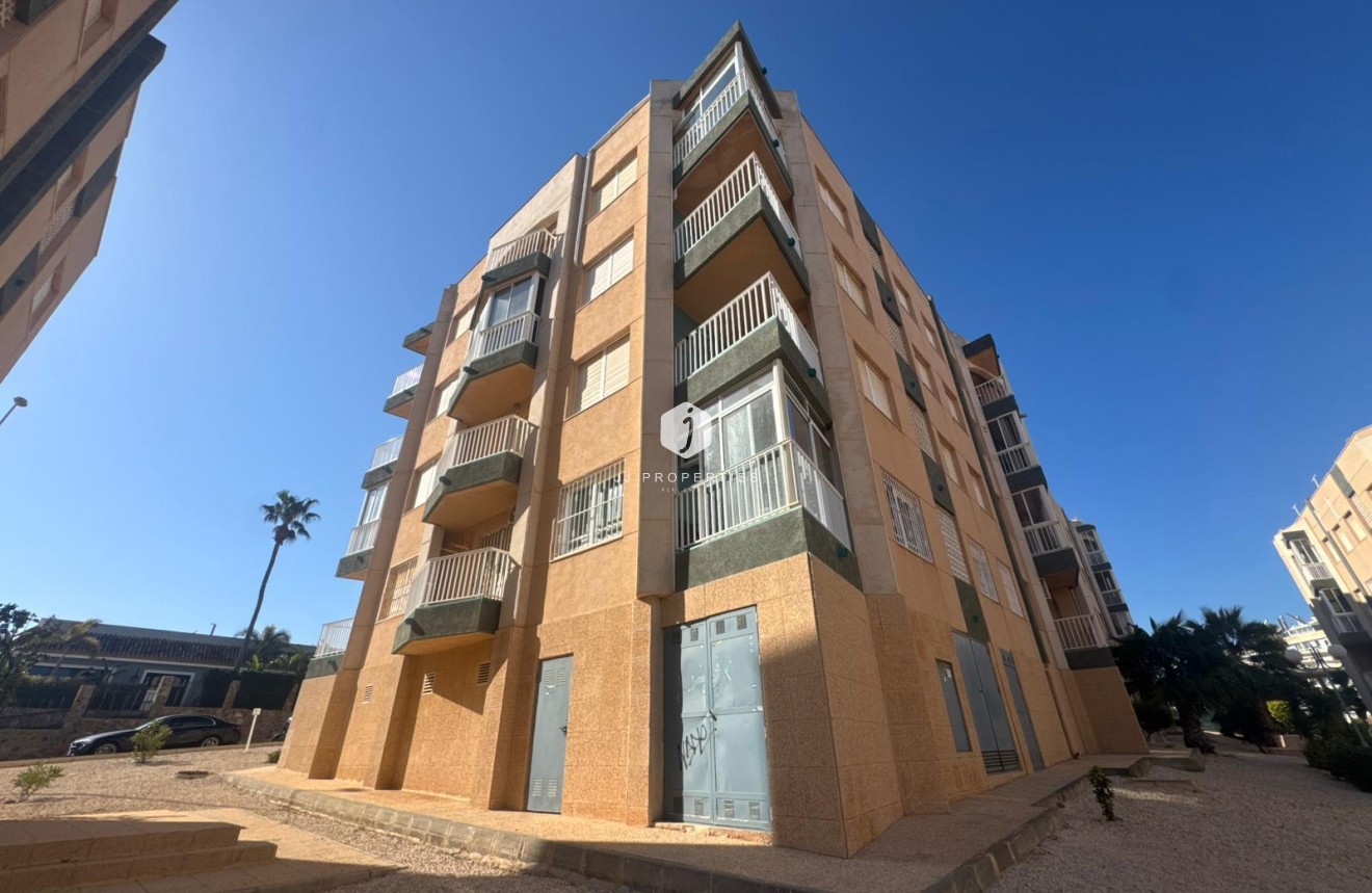 Resale - Apartment / flat -
Torrevieja - Costa Blanca