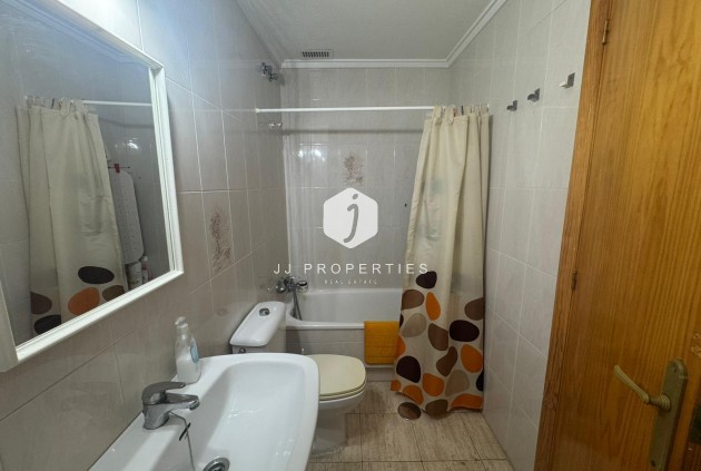 Z drugiej ręki - Mieszkanie w bloku -
Torrevieja - Costa Blanca