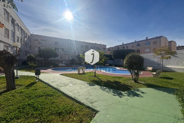 Z drugiej ręki - Mieszkanie w bloku -
Torrevieja - Costa Blanca